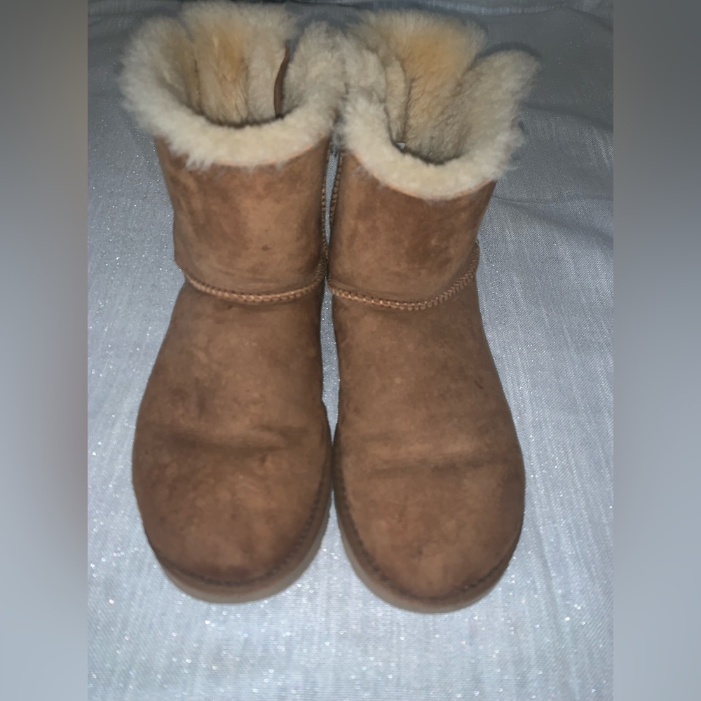 Uggs - Picture 2 of 2